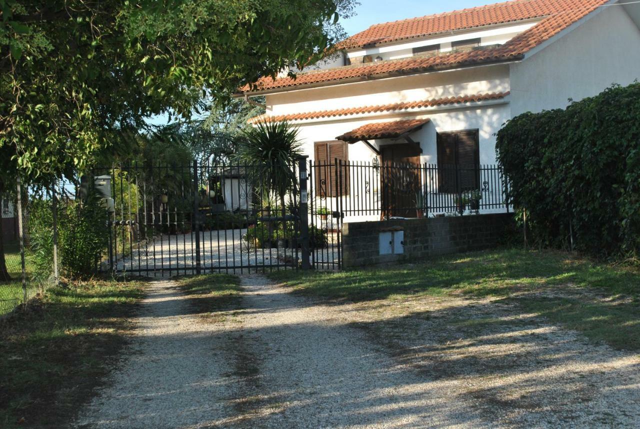 Villino alle terme Viterbo Esterno foto